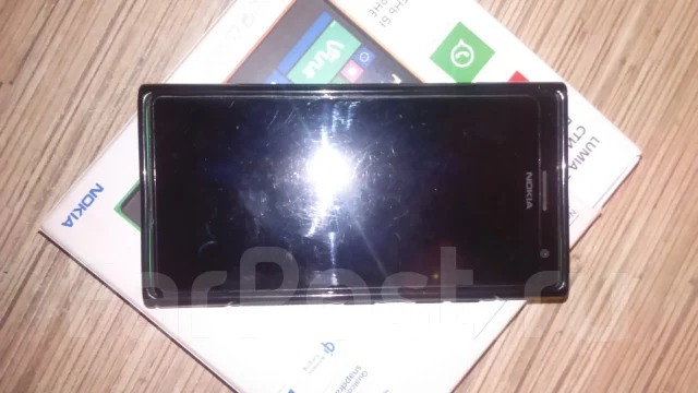 Nokia Lumia 735 ����