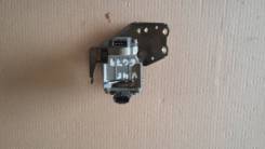 Блок круиз-контроля под капотом Mitsubishi Pajero V45W 6G74 GDI.