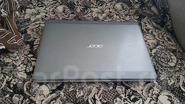 Acer Aspire Switch 10. 10.1", 1 330����, ��� 2048 ��, ���� 64���, WiFi: 1, Bluetooth: 1, ����������� �� 8��. ����