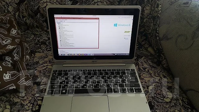 Acer Aspire Switch 10. 10.1", 1 330����, ��� 2048 ��, ���� 64���, WiFi: 1, Bluetooth: 1, ����������� �� 8��. ����