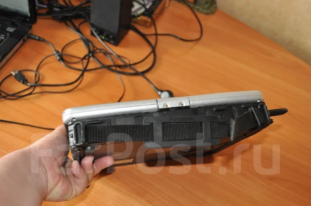 Panasonic Toughbook CF-18. 10.4", 1 400����, ��� 512 ��, ���� 60���, WiFi: 1, Bluetooth: 1, ����������� �� 2��. ����