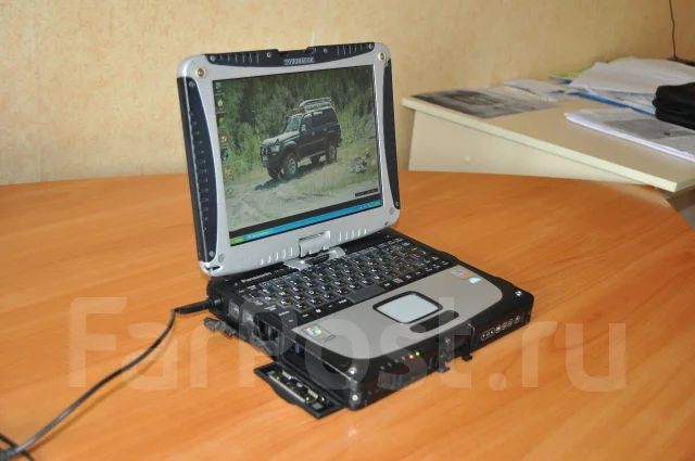 Panasonic Toughbook CF-18. 10.4", 1 400����, ��� 512 ��, ���� 60���, WiFi: 1, Bluetooth: 1, ����������� �� 2��. ����