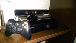 Microsoft Xbox 360 Slim. ��� �����