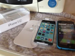 Apple iPhone 5c. �/� ����