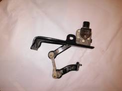 Датчик высоты дорожного просвета. Toyota Prius, ZVW30, ZVW30L