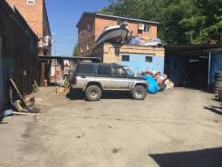 Боксы под производственные помещения/ автомастерскую. Улица Стрелочная 17, р-н Баляева, 342 кв. м. Дом снаружи