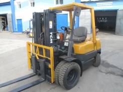 ТМС FD25Z5, 1999. Вилочный погрузчик с захавтом сена, 2 569 куб. см., 2 500 кг.