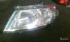 Фара. Nissan Serena