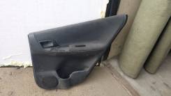 Обшивка двери. Toyota Corolla Spacio, NZE121