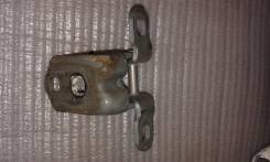 Крепление двери. Renault: Megane, Grand Scenic, Scenic, Fluence, Laguna Двигатели: F4R, F9Q, K4J, K4M, K9K, M9R, H4J, H5F, M4R, R9M, H4M, F4P, F5R, G9...