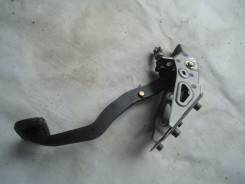 Педаль тормоза. Toyota: Corolla, Corolla Verso, Corolla Fielder, Allex, Voltz, WiLL VS, Corolla Spacio, Corolla Runx Двигатели: 1NZFE, 3ZZFE, 1ZZFE, 2...