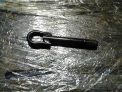 Кронштейн буксировочный. Toyota: Vitz, Porte, Ractis, Yaris, Spade, ist, Camry, Prius, Belta, Aqua, Scion Двигатели: 1NZFE, 2SZFE, 1KRFE, 2NZFE, 1NRFE...