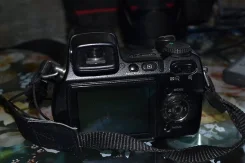 Sony Cyber-shot DSC-H7. 8 - 8.9 ��, ���: 14� � ����� ����