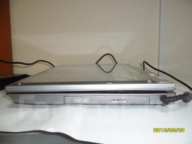 Roverbook Voyager. 15", 1,5����, ��� 512 ��, ���� 37���, ����������� �� 1��. ����