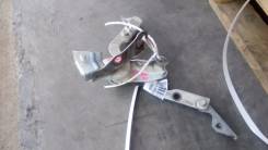 Крепление капота. Mazda Demio, DW3W, DW5W Двигатели: B5ME, B3E, B3ME, B5E