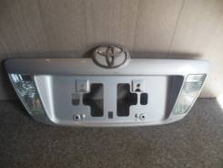 Накладка крышки багажника. Toyota Corolla Fielder, NZE124, ZZE124, ZZE124G, ZZE123, ZZE122, CE121G, CE121, NZE124G, NZE121G, ZZE123G, ZZE122G, NZE120...
