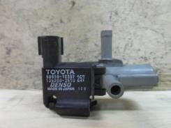 Клапан вакуумный. Toyota: Corolla Verso, Picnic Verso / Avensis Verso, WiLL Cypha, Yaris, Corolla Rumion, Noah, RAV4, Yaris / Echo, Matrix, Succeed, V...
