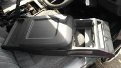 Консоль центральная. Mitsubishi Delica, P24W, P25W, P35W Двигатели: 4D56, 4G64MPI