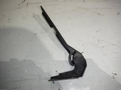 Крепление капота. Audi A4, 8E2, 8E5, 8EC, 8ED Audi S4, 8E2, 8E5, 8EC, 8ED Audi RS4 Двигатели: AKE, ALT, ALZ, AMB, AMM, ASB, ASN, AUK, AVB, AVF, AVJ, A...