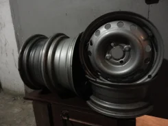 YST X-14. 5.5x14", ET49 ����