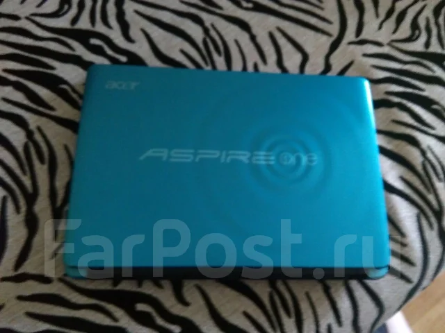 Acer Aspire One. 11.6", 1����, ��� 2048 ��, ���� 320���, WiFi: 1, Bluetooth: 1, ����������� �� 5��. ����