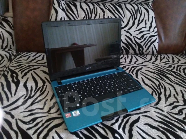 Acer Aspire One. 11.6", 1����, ��� 2048 ��, ���� 320���, WiFi: 1, Bluetooth: 1, ����������� �� 5��. ����