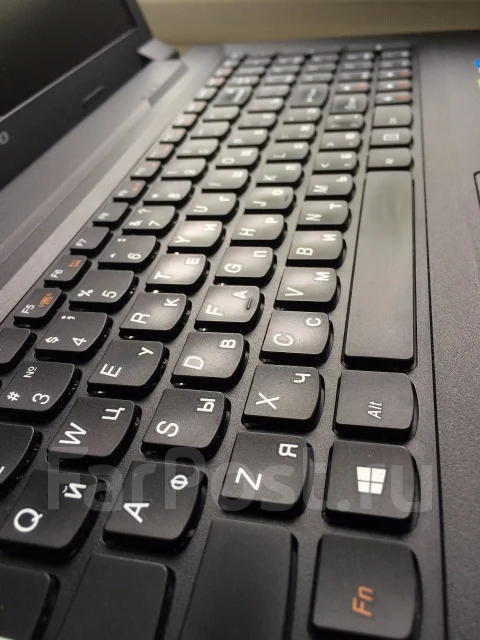 Lenovo B590. 15.6", 2,2����, ��� 4 ��, ���� 500���, WiFi: 1, Bluetooth: 1, ����������� �� 2��. ����