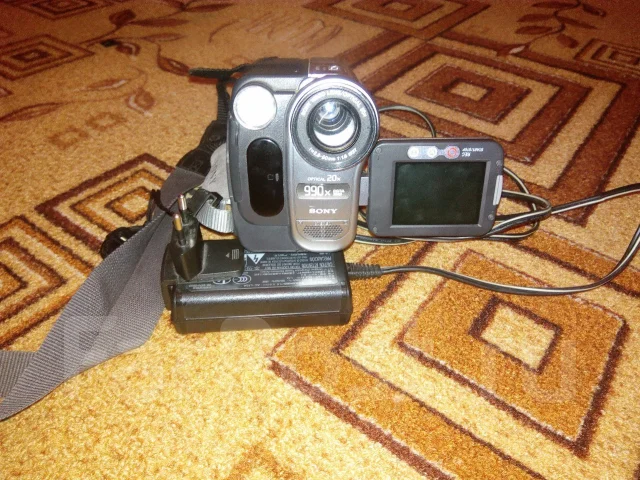 Sony DCR-TRV270E. ����� 4-� ��, � ���������� ����