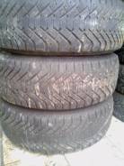 Goodyear UltraGrip 500. Зимние, шипованные, износ: 20%, 3 шт