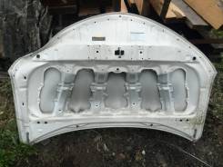 Капот. Toyota RAV4