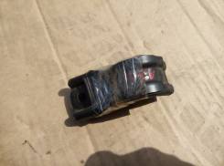 Крепление радиатора. Toyota Crown, UZS175, UZS173, JZS177, UZS171 Toyota Crown Majesta, UZS171, UZS173, JZS171, UZS175, JZS177 Двигатели: 2JZFSE, 1UZF...