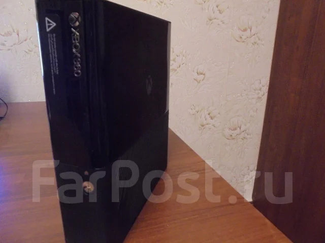 Microsoft Xbox 360 E 250Gb ����