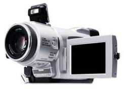Sony DCR-TRV60E. Менее 4-х Мп, с объективом