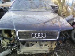 Audi V8 ����