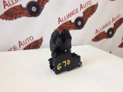 Замок крышки багажника. Honda Civic Hybrid, DAA-FD3 Honda Civic, FD1, FD2, FD3, DBA-FD2, ABA-FD2, DBA-FD1 Двигатели: LDA2, LDA, K20A, R16A1, R18A1, R1...