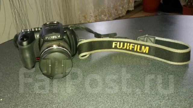Fujifilm FinePix HS20EXR. 20 � ����� ��, ���: 14� � ����� ����