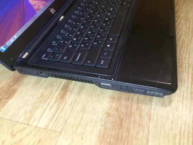 DNS Office. 14", 2����, ��� 3072 ��, ���� 250���, WiFi: 1, ����������� �� 2��. ����