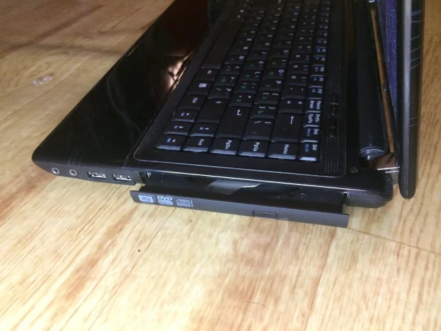 DNS Office. 14", 2����, ��� 3072 ��, ���� 250���, WiFi: 1, ����������� �� 2��. ����