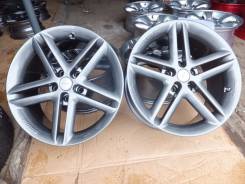 MOMO. 8.0x17, 5x114.30, ET35, ЦО 73,0 мм. Под заказ