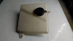 Бачок для тормозной жидкости. Toyota Cresta, GX100, GX90 Toyota Chaser, GX100, GX90