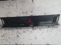 Решетка радиатора. Mitsubishi Delica