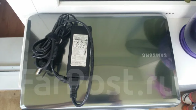 Samsung R525. 15.6", 2,5����, WiFi: 1, Bluetooth: 1 ����