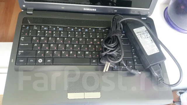 Samsung R525. 15.6", 2,5����, WiFi: 1, Bluetooth: 1 ����