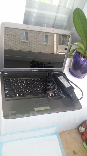 Samsung R525. 15.6", 2,5����, WiFi: 1, Bluetooth: 1 ����