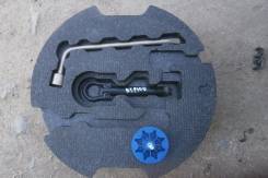 Крепление запасного колеса. Toyota Ractis, NCP100, SCP100, NCP105