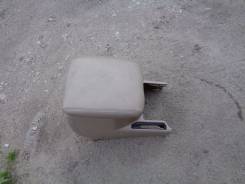 Крышка бардачка. Toyota Land Cruiser Cygnus, UZJ100W Toyota Land Cruiser, HDJ101, HDJ101K, UZJ100L, UZJ100, HDJ100L, FZJ100, UZJ100W, HDJ100 Двигатели...