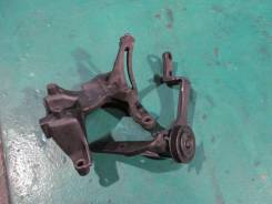 Крепление компрессора кондиционера. Toyota Hiace Двигатель 2L
