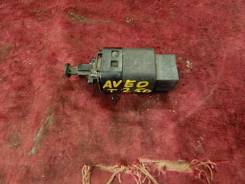 Концевик под педаль тормоза. Chevrolet Aveo, T200, T250