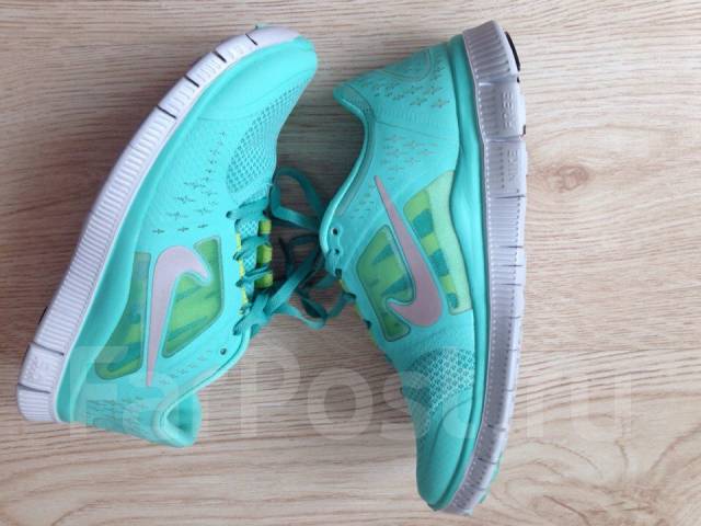 Nike free hotsell run hot mint