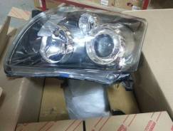 Фара. Toyota Avensis, ADT250, ADT251, AZT250, AZT250L, AZT250W, AZT251, AZT251L, AZT251W, ZZT250, ZZT251, ZZT251L Двигатели: 1ADFTV, 1AZFE, 1AZFSE, 1Z...